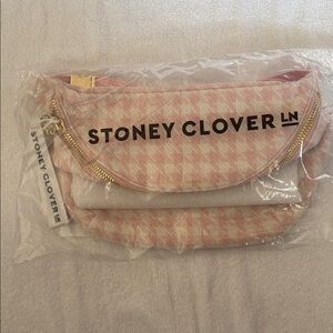 Stoney Clover Lane Novelty quilted jumbo Pink Houndstooth Fanny Pack